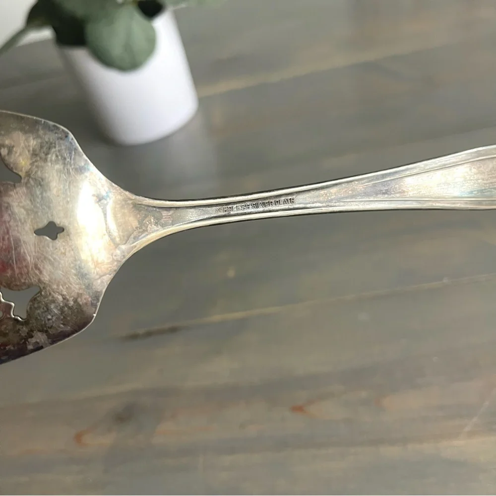 Vintage Peerless Silver Plated Cake Pie Server